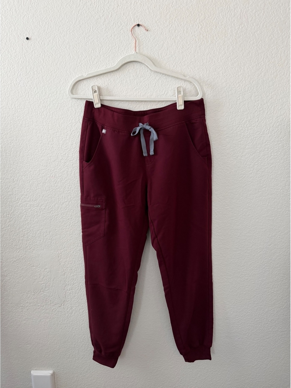 FIGS scrubs burgundy Zamora jogger bottoms Size M